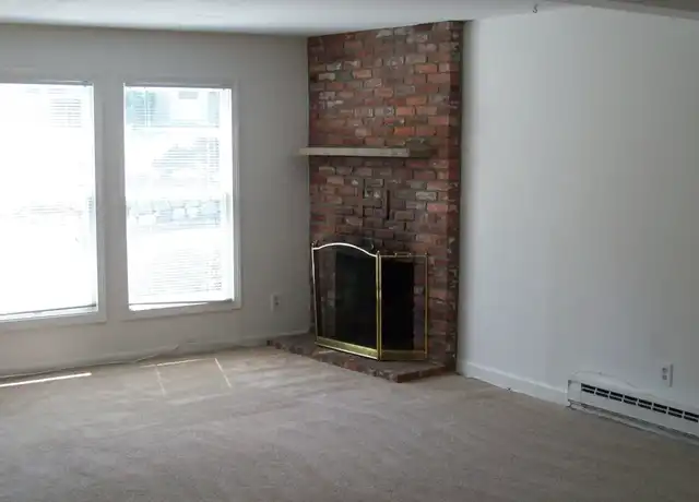 Property at 15 Hines Ct Unit 2, Marblehead, MA, 01945, 2 beds, 1.5 baths, [object Object]
