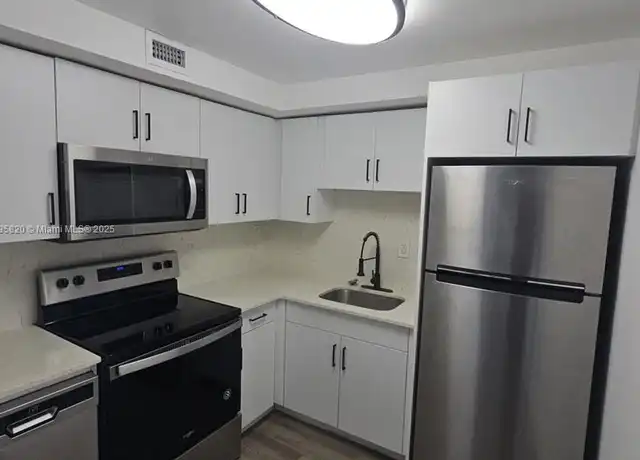 Property at 8101 Crespi Blvd Unit 203, Miami Beach, FL, 33141, 1 bed, 1 bath, [object Object]