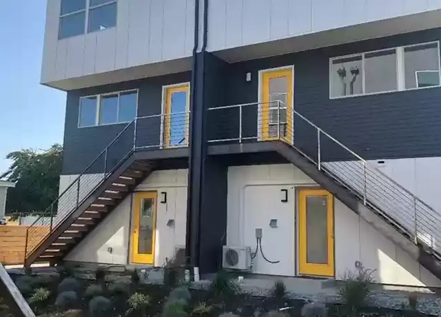 Property at 915 S J St Unit B, Tacoma, WA, 98405, 2 beds, 1 bath, [object Object]