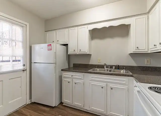 Property at Sherwood Apartments - 3667 Rhodes Ave, Memphis, TN, 38111, 2-3 beds, 1-2 bath, [object Object]