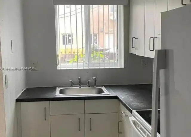 Property at 307 NW 84th St Unit 307-307, Miami, FL, 33150, 2 beds, 1 bath, [object Object]