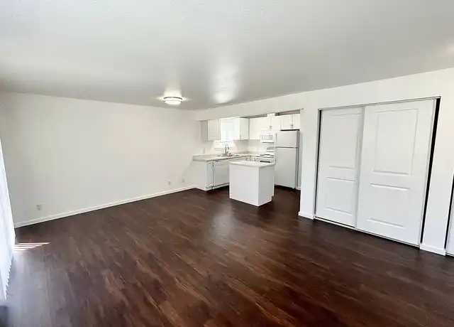 Property at Inglewood Apartments - 3025 Ferry Ave, Bellingham, WA, 98225, 2 beds, 1 bath, [object Object]