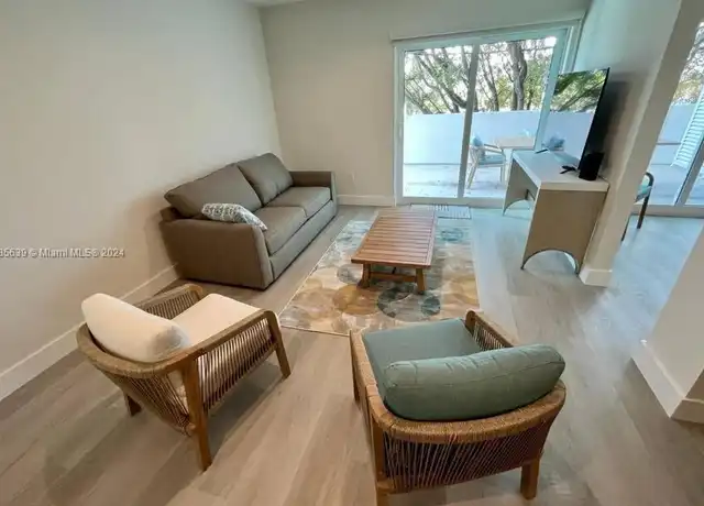 Property at 1938 Jackson St #204, Hollywood, FL, 33020, 1 bed, 1 bath, [object Object]