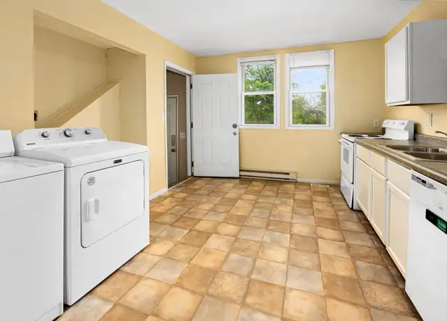 Property at 315 N 14th Ave E Unit 1, Duluth, MN, 55805, 5 beds, 2 baths, [object Object]
