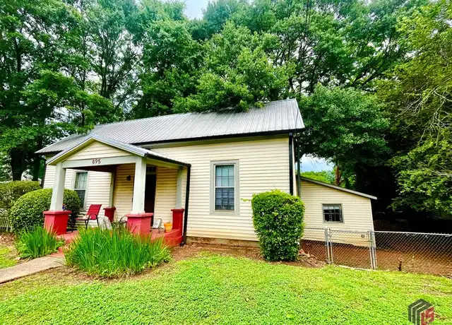 Property at 895 Oconee St, Athens, GA, 30605, 4 beds, 2 baths, [object Object]