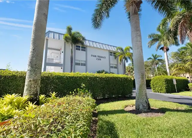 Property at 72 7th St S #202, Naples, FL, 34102, 2 beds, 1.5 baths, [object Object]