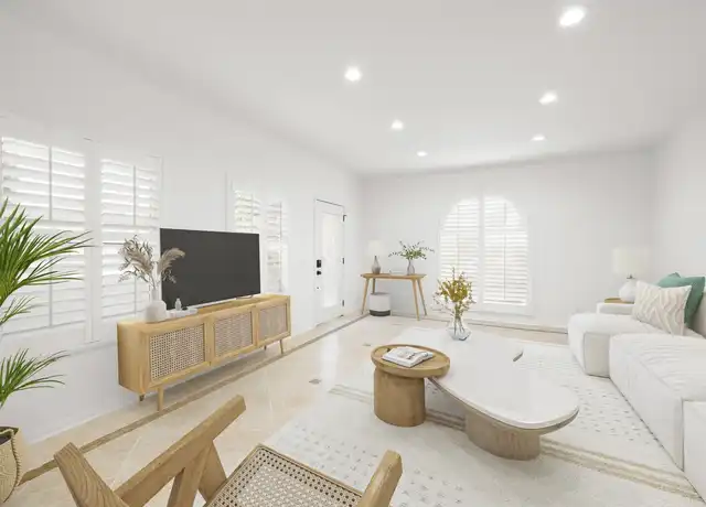 Property at 809 N Gardner St Unit 809, Los Angeles, CA, 90046, 2 beds, 2 baths, [object Object]