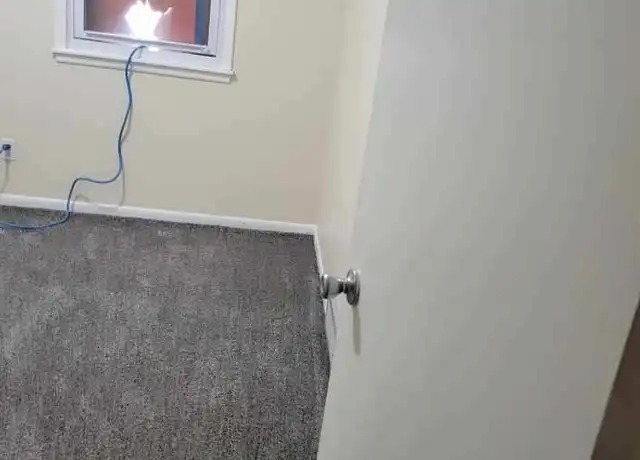 Property at 307 Loomis Ave, Des Moines, IA, 50315, 2 beds, 1 bath, [object Object]