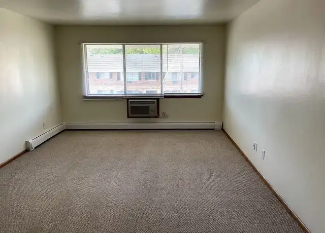 Property at Halsted Park Apartments and Townhomes - 2535 Halsted Rd, Rockford, IL, 61101, 1-2 bed, 1 bath, [object Object]