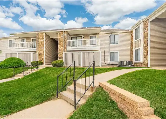 Property at Rosehill Pointe - 12701 W 88th Cir, Lenexa, KS, 66215, 1-2 bed, 1-2 bath, [object Object]