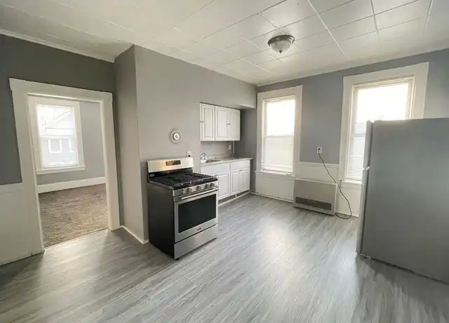 Property at 57 Cleveland St Unit 3L, Manchester, NH, 03102, 2 beds, 1 bath, [object Object]