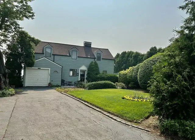 Property at 160 Colonel John Gardner Rd, Narragansett, RI, 02882, 3 beds, 1.5 baths, [object Object]