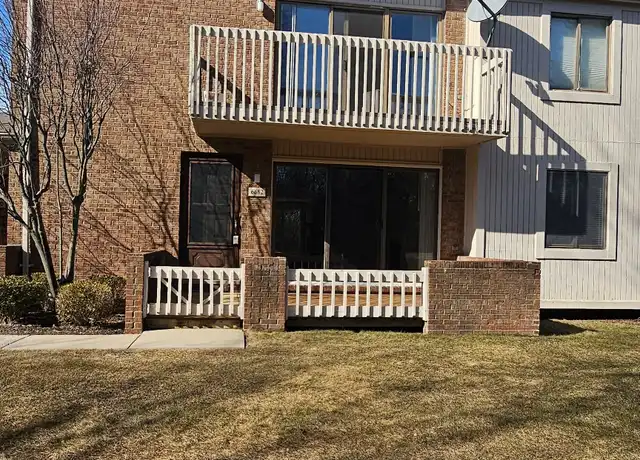 Property at 6682 Maple Lakes Dr, West Bloomfield, MI, 48322, 2 beds, 2 baths, [object Object]
