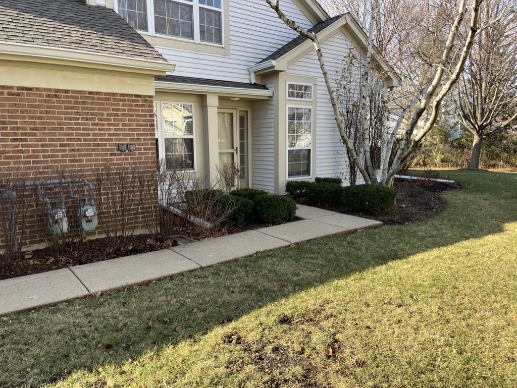 1608 Columbia Cir Unit 4, Bartlett, IL 60103 | Redfin