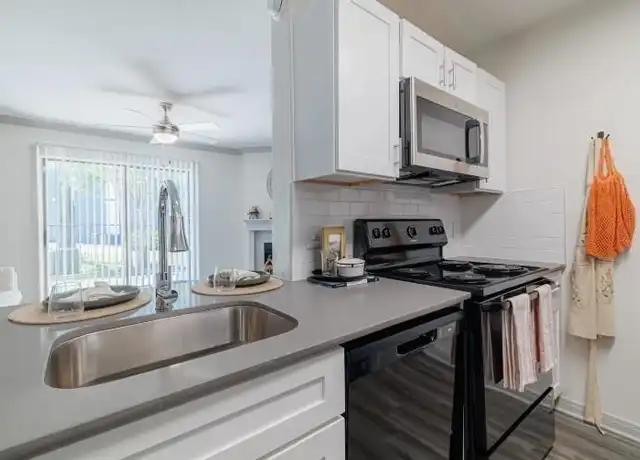 Property at 200 Hollow Tree Ln Unit 414-2, Houston, TX, 77090, 1 bed, 1 bath, [object Object]