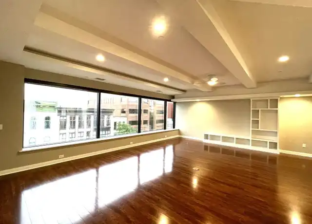 Property at 108 S Kalamazoo Mall Unit 302, Kalamazoo, MI, 49007, 1 bed, 1 bath, [object Object]