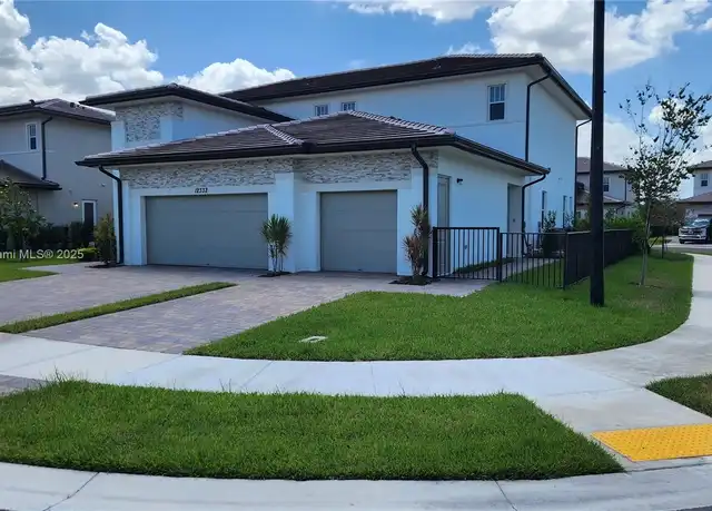 Property at 12332 SW 44th St, Davie, FL, 33330, 5 beds, 4.5 baths, [object Object]
