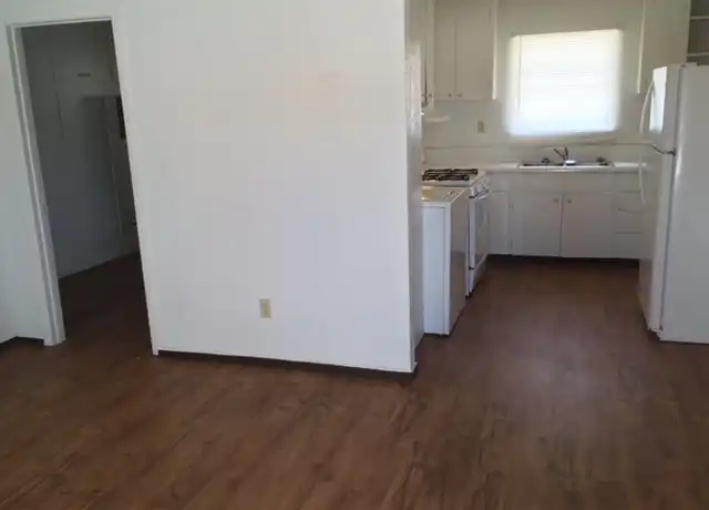 Property at 117 S Boston Ave, Portales, NM, 88130, 1 bed, 1 bath, [object Object]