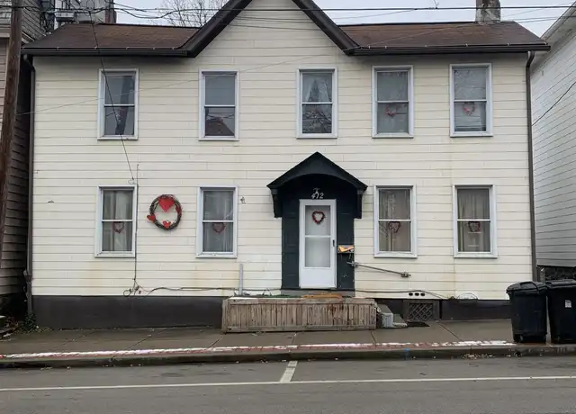 Property at 412 S Maple Ave #1, Greensburg, PA, 15601, 2 beds, 1 bath, [object Object]