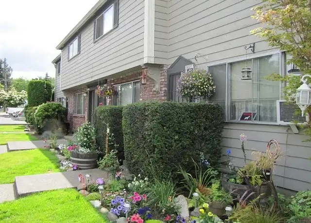 Property at Tara West Apartments - 14291 SE Rupert Dr, Portland, OR, 97267, 1 bed, 1 bath, [object Object]