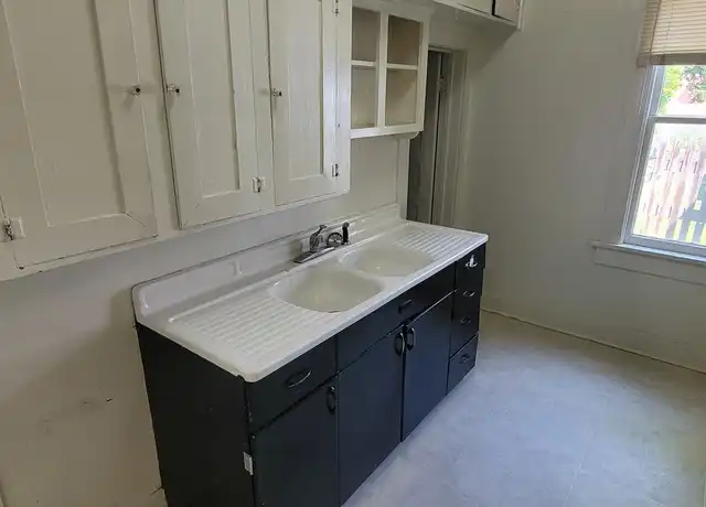 Property at 512 3rd Ave W, Kalispell, MT, 59901, 3 beds, 1.5 baths, [object Object]