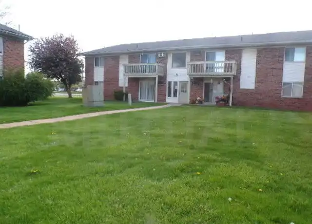 Property at 825 S Grand Ave Unit 4, Fowlerville, MI, 48836, 2 beds, 1 bath, [object Object]