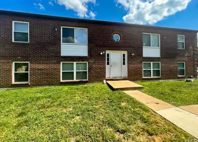 Property at 313 Mount Everest Dr, Fenton, MO, 63026, 2 beds, 1 bath, [object Object]