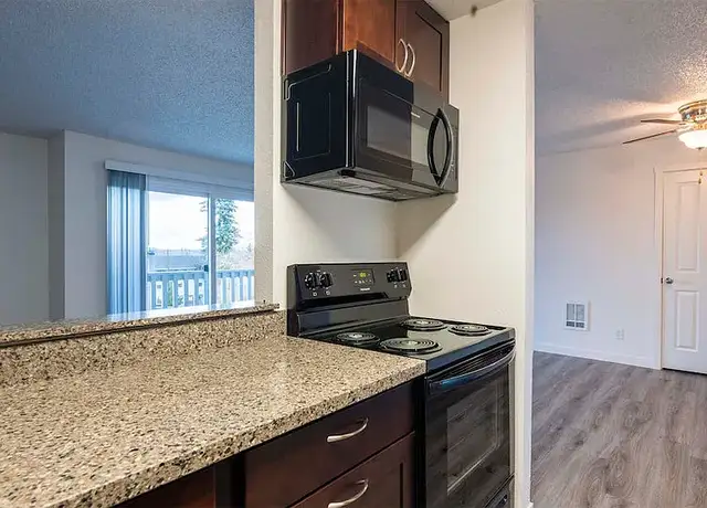Photo of 4402 212th St SW, Mountlake Terrace, WA 98043