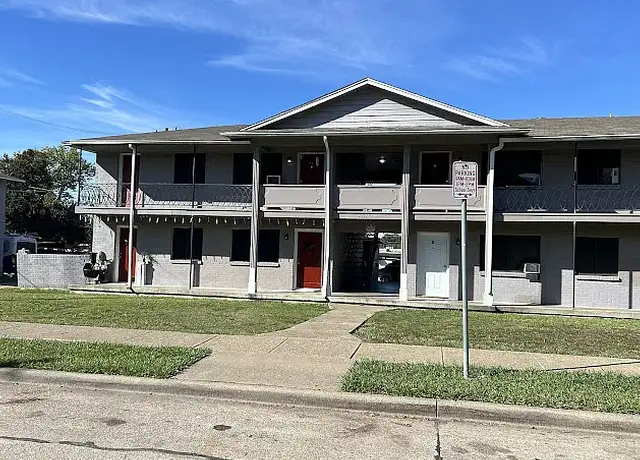 Photo of 1236 W Avenue D, Garland, TX 75040