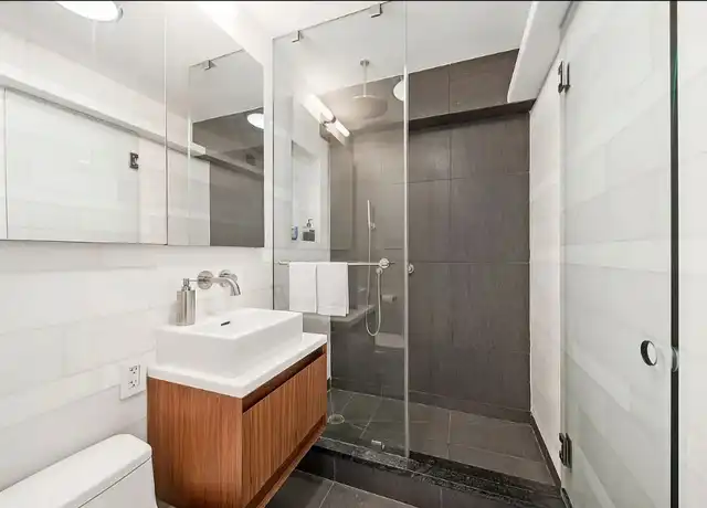 Property at 170 W 23rd St Unit 2G, New York, NY, 10011, 1 bed, 1 bath, [object Object]