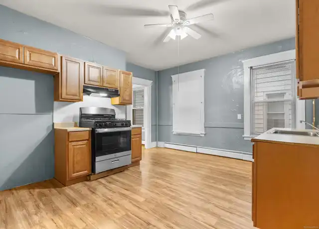 Property at 379 Winthrop Ave, New Haven, CT, 06511, 3 beds, 1 bath, [object Object]