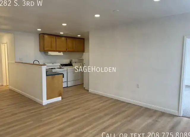 Property at 282 S 3rd West St, Mountain Home, ID, 83647, 2 beds, 1 bath, [object Object]