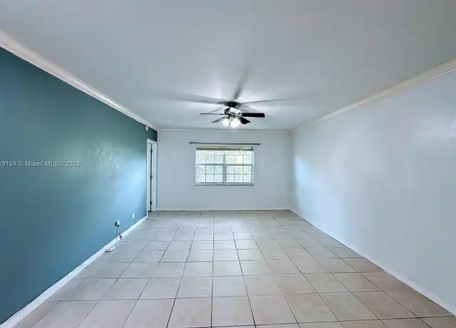 Property at 2424 SE 17th St Unit B307, Fort Lauderdale, FL, 33316, 1 bed, 1 bath, [object Object]