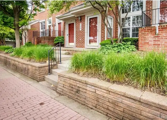 Property at 129 W Kenilworth Ave, Royal Oak, MI, 48067, 2 beds, 1.5 baths, [object Object]