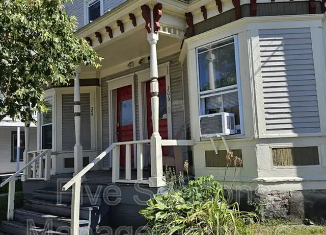 Property at 206-208 N Champlain St Unit 208, Burlington, VT, 05401, 4 beds, 2 baths, [object Object]