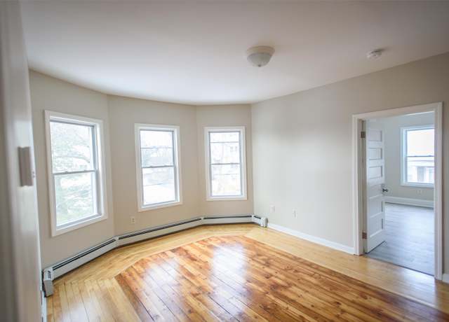 Photo of 6 Adolph St Unit 3, Worcester, MA 01605