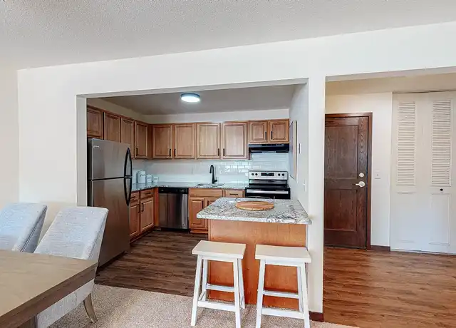 Property at Hillsborough Apartments - 2345 Woodbridge St, Roseville, MN, 55113, 1 bed, 1 bath, [object Object]