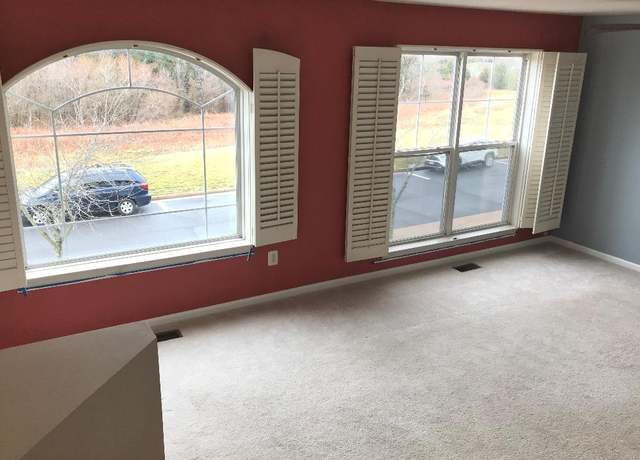 Photo of 42954 Beachall St, Chantilly, VA 20152