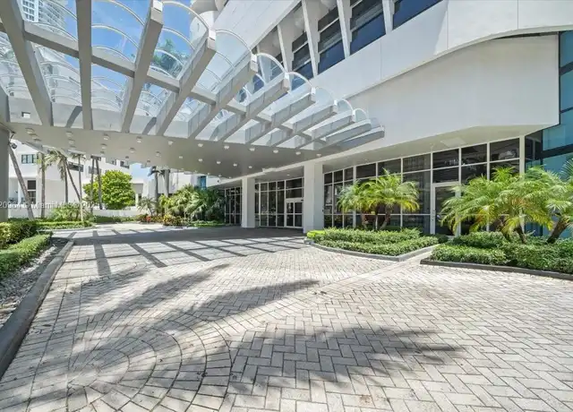 Property at 6301 Collins Ave #2705, Miami Beach, FL, 33141, 2 beds, 2 baths, [object Object]