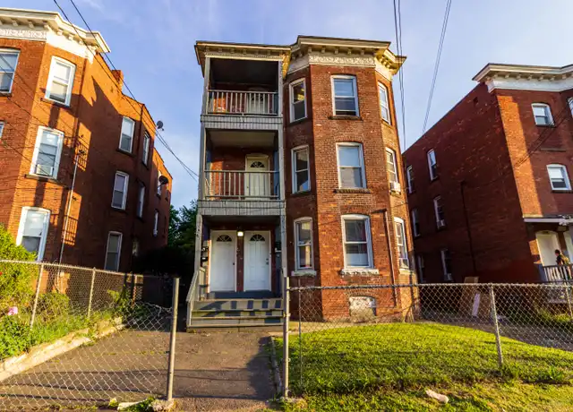 Property at 27 York St Unit 3, Hartford, CT, 06106, 3 beds, 1 bath, [object Object]