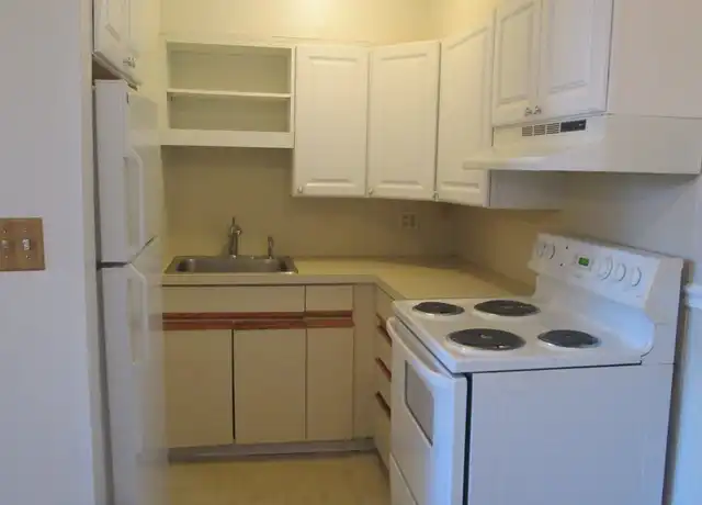 Property at 6 Arizona Ter #5, Arlington, MA, 02474, 1 bed, 1 bath, [object Object]