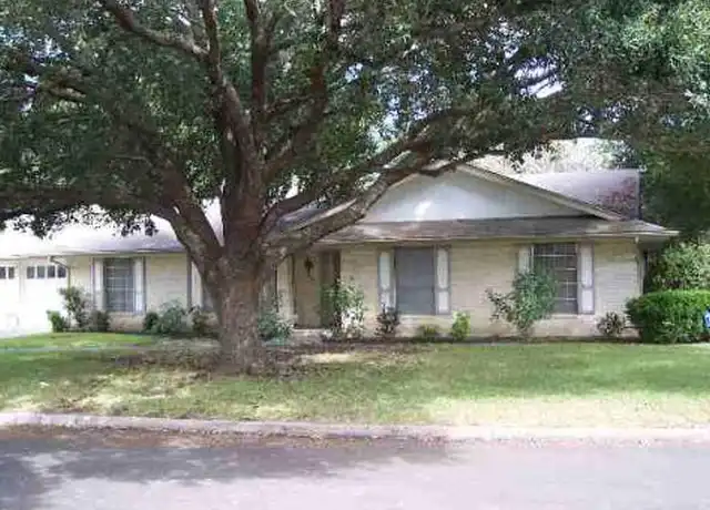 Property at 409 Fenwick Dr, Windcrest, TX, 78239, 4 beds, 2 baths, [object Object]