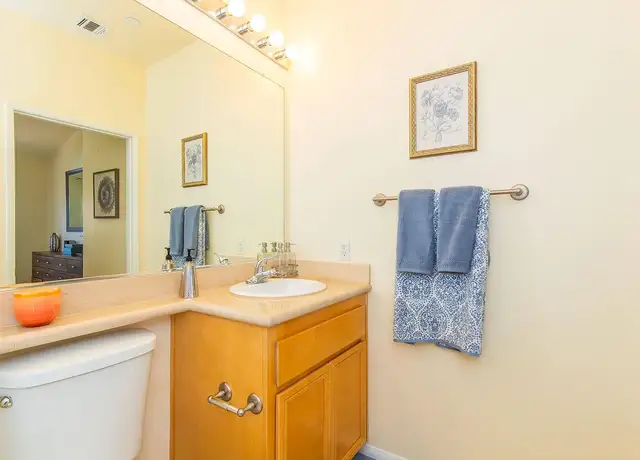 Photo of 17621 Pauline Ct, Canyon Country, CA 91387