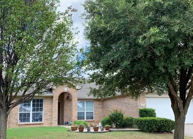 Property at 107 Reatta Dr, Justin, TX, 76247, 4 beds, 2 baths, [object Object]