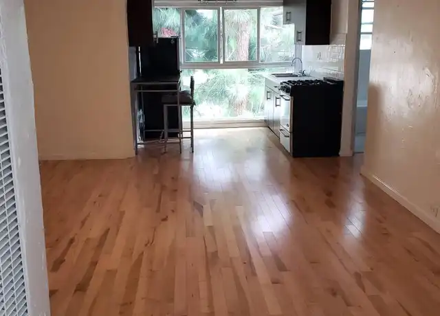 Property at 487 N Roxbury Dr Unit 487 1/2, Beverly Hills, CA, 90210, 0 beds, 1 bath, [object Object]