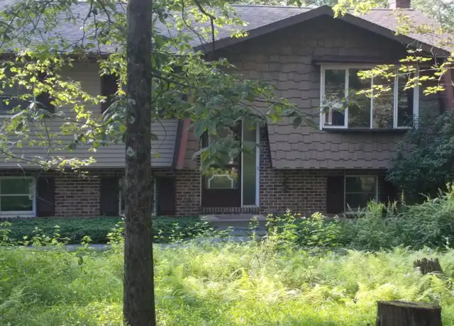 Property at 1134 Scotrun Dr, Scotrun, PA, 18355, 7 beds, 2 baths, [object Object]