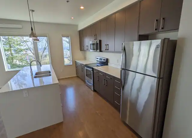 Property at 3939 S View Point Ter Unit 3C, Portland, OR, 97239, 1 bed, 1 bath, [object Object]