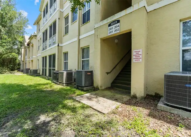 Property at 5039 Sunridge Palms Dr #204, Tampa, FL, 33617, 2 beds, 2.5 baths, [object Object]