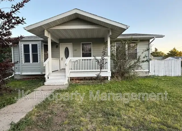Property at 1400 6th Ave S, Great Falls, MT, 59405, 3 beds, 2 baths, [object Object]