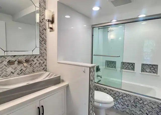 Property at 3900 N Hills Dr #208, Hollywood, FL, 33021, 2 beds, 2 baths, [object Object]